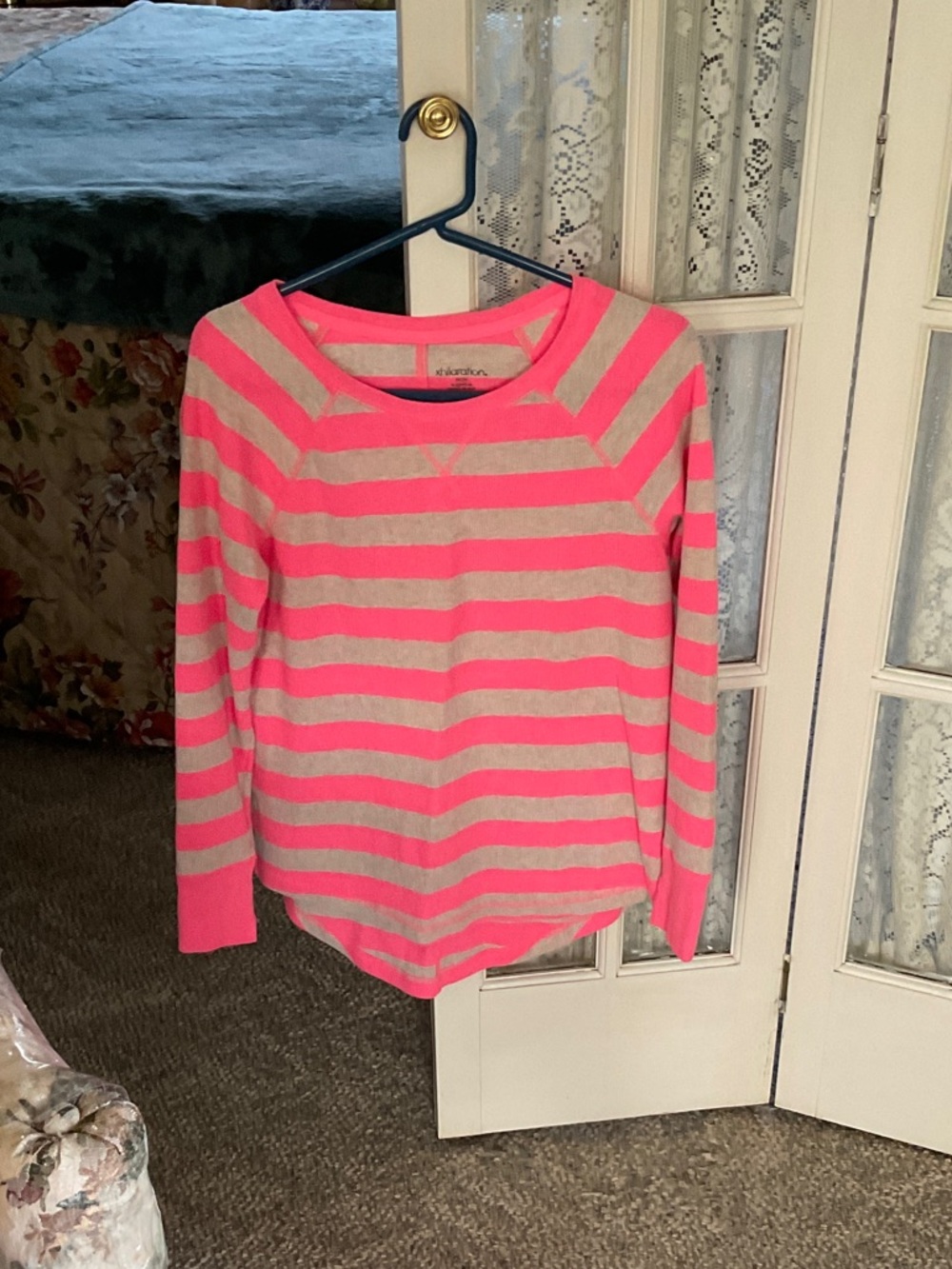 Xhilaration Pink & Cream Striped Sleep Top Size-M